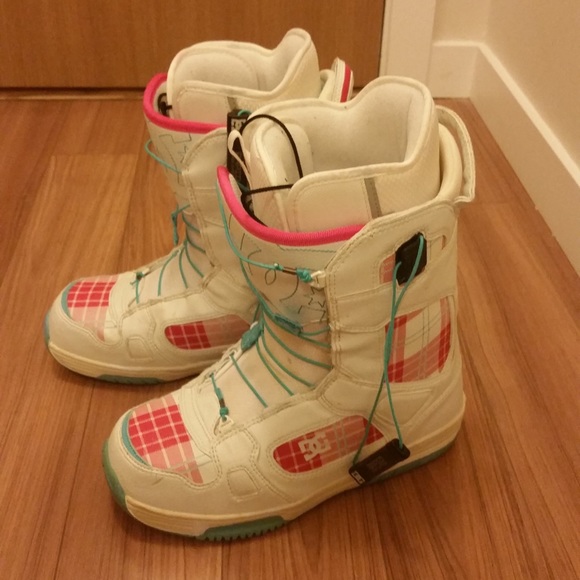 DC Women’s snowboard boots. Size 9 - Picture 2 of 2